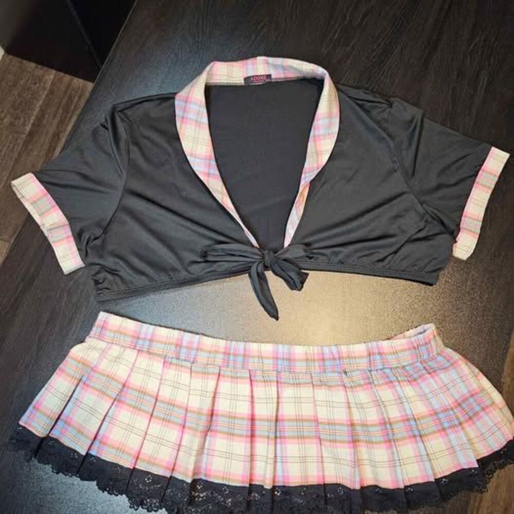 Pink Plaid Schoolgirl Halloween Costume 4XL | Like New